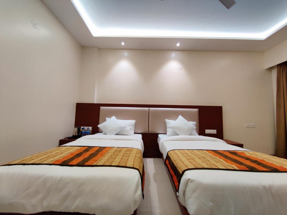 Serenity By Monarch, Baner Pune Méribel Village Extérieur photo