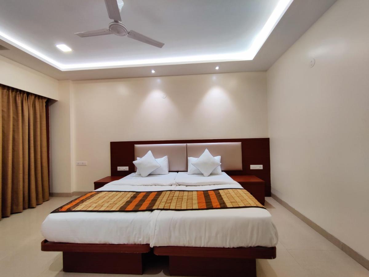 Serenity By Monarch, Baner Pune Méribel Village Extérieur photo
