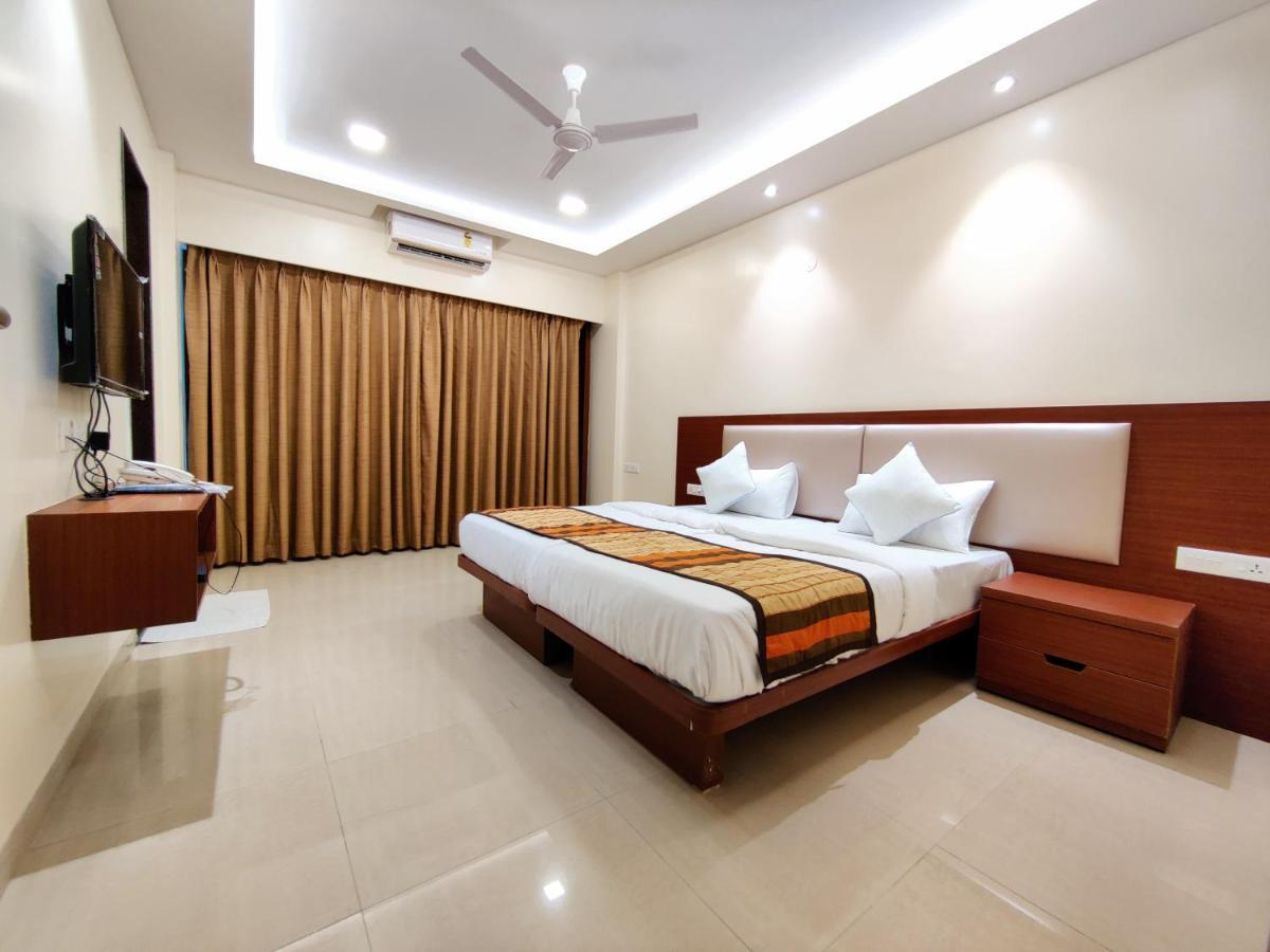 Serenity By Monarch, Baner Pune Méribel Village Extérieur photo