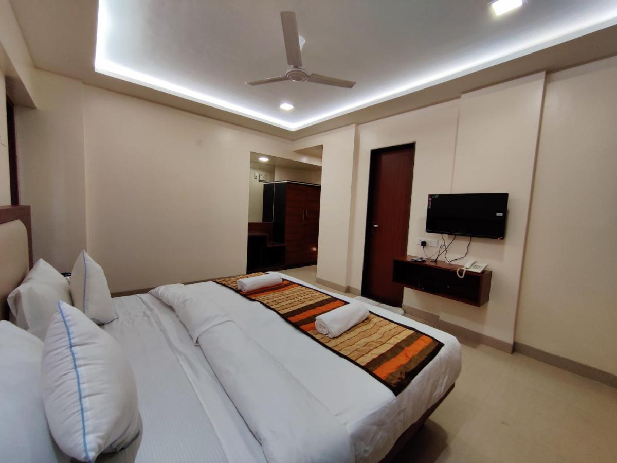 Serenity By Monarch, Baner Pune Méribel Village Extérieur photo