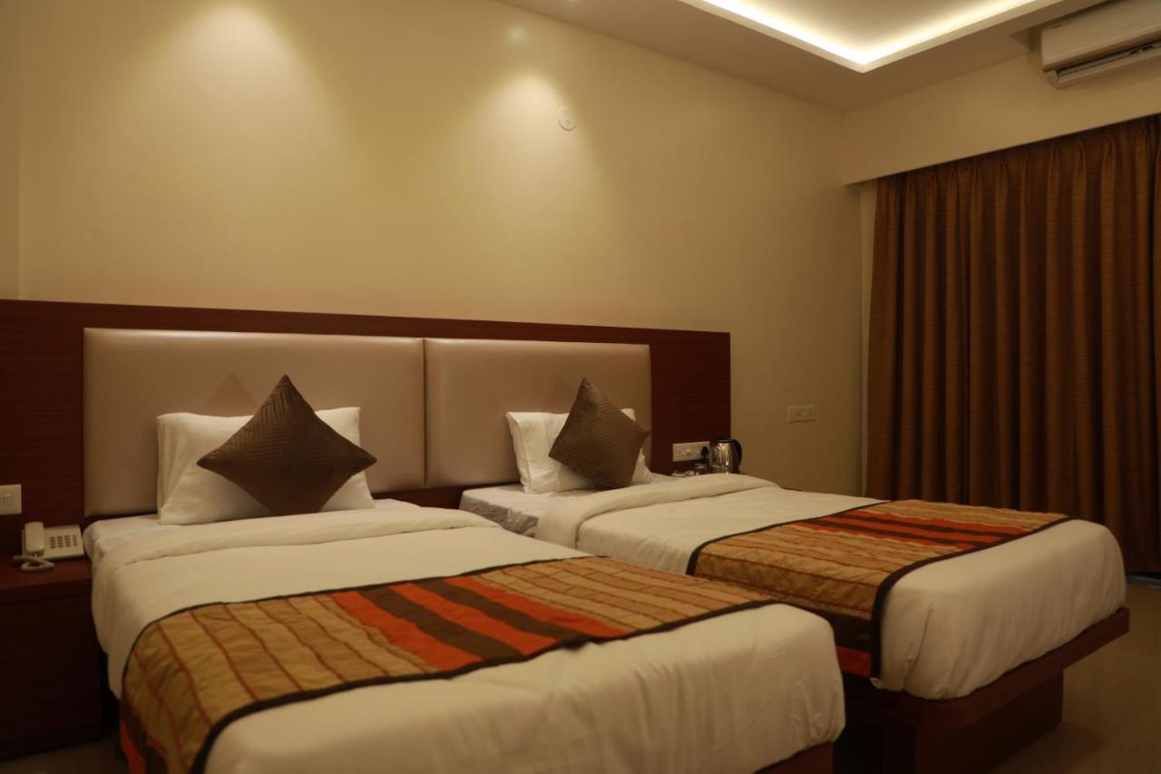Serenity By Monarch, Baner Pune Méribel Village Extérieur photo