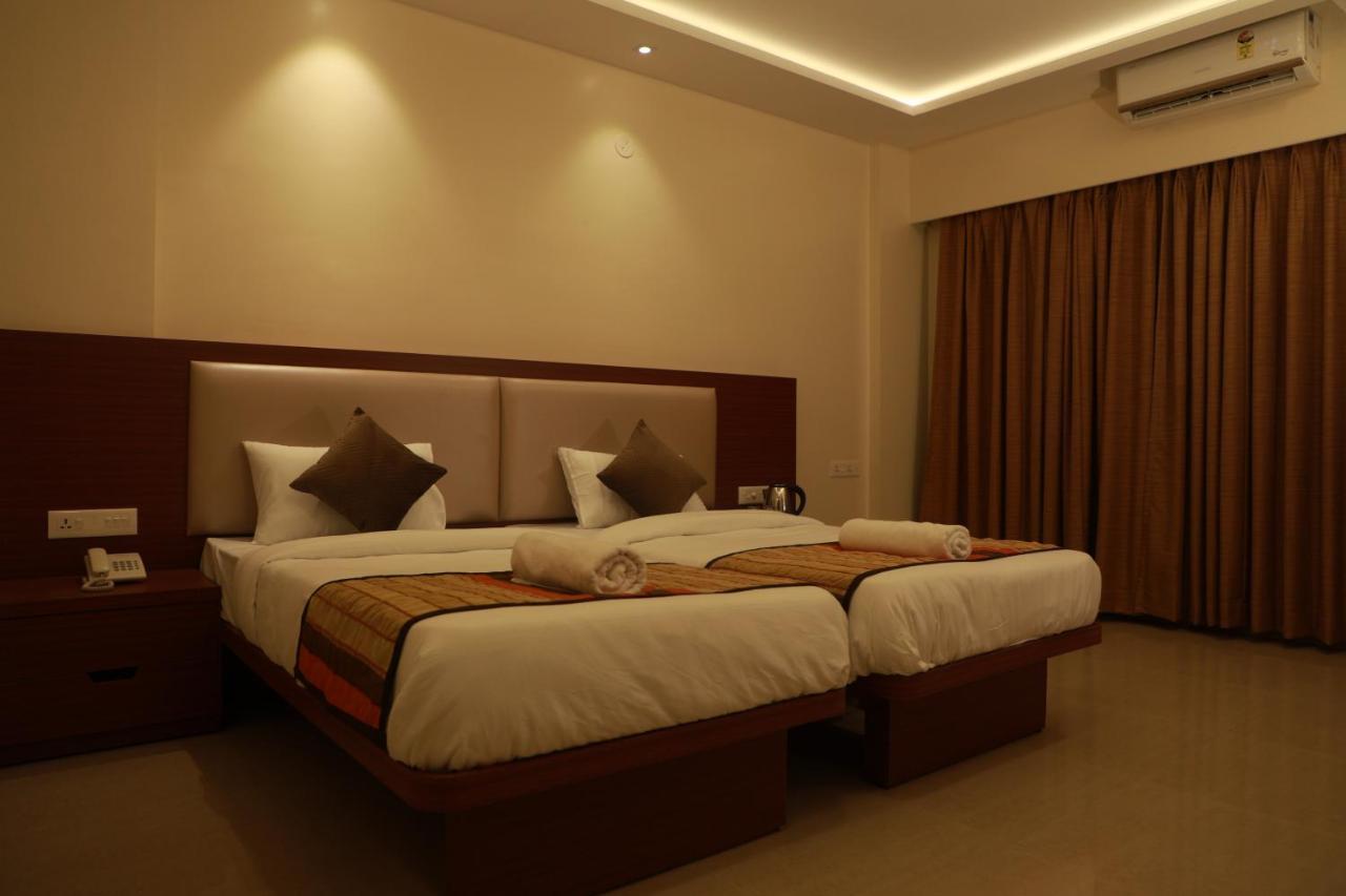 Serenity By Monarch, Baner Pune Méribel Village Extérieur photo